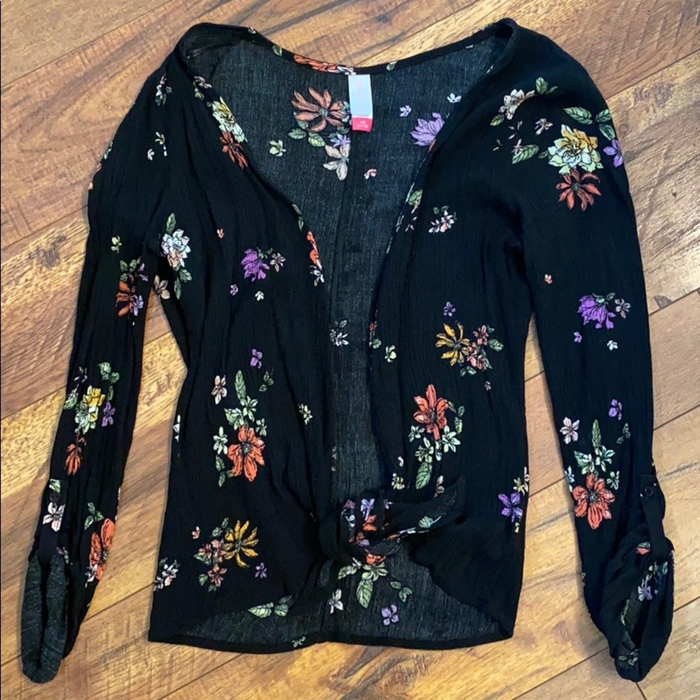 Black flowered crop wrap NWOT
